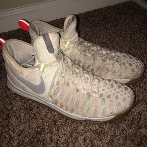My brother is selling his Nike KD 9